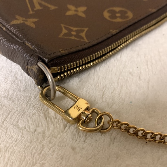 Authentic Louis Vuitton mini purse with chain. Comes with dustbag and box - Picture 5 of 13